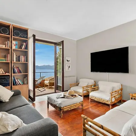 Riflessi Di Luce: Maggiore View Balcony - Happy Apartment Stresa