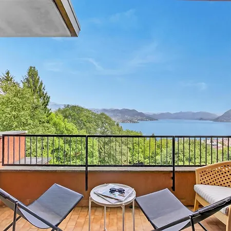 Apartment Riflessi Di Luce: Maggiore View Balcony - Happy *