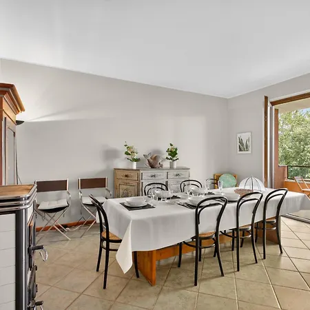 Riflessi Di Luce: Maggiore View Balcony - Happy Apartment